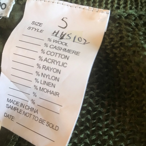 House Of Harlow 1960 Boho Knit Sweater - Picture 3 of 5